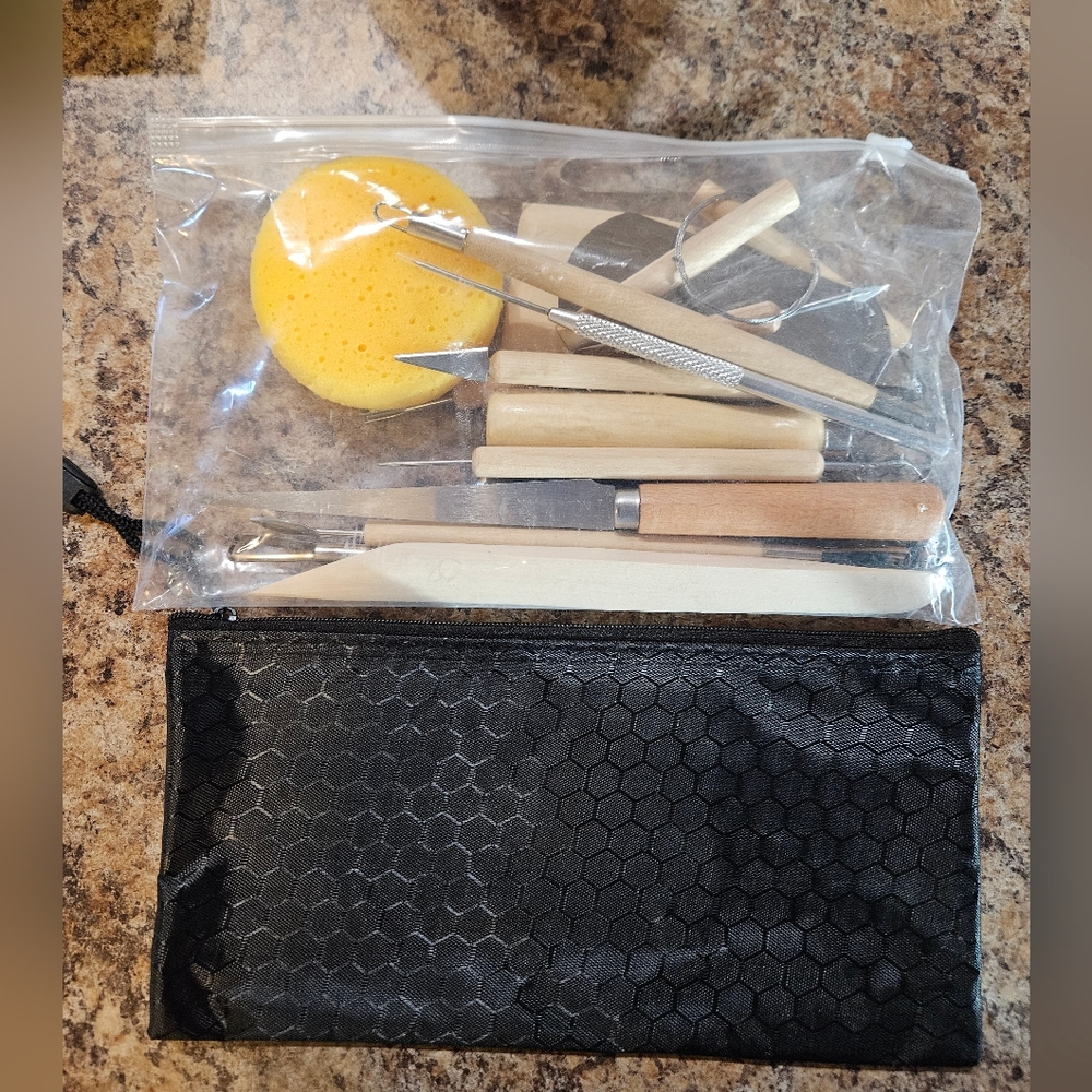 18 Piece Pottery Tool Set with Black Case, NEW